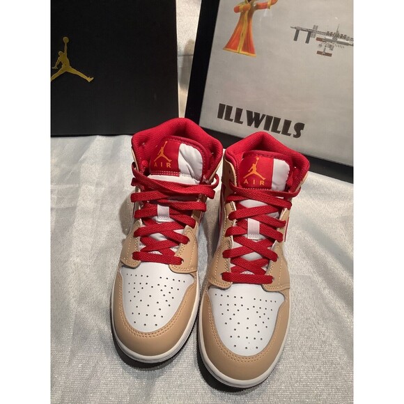 Nike Air Jordan 1 Mid GS Beige Red White Onyx Light Curry 554725 201( 4.5 ) !!